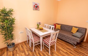 Dining - Amazing apartment in Podstrana with WiFi (Podstrana)
