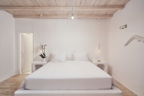 6 bedrooms, in-room safe, desk, iron/ironing board
