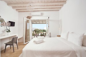 6 bedrooms, in-room safe, desk, iron/ironing board - Villa Petrolefko by Ethos Hospitality (MYKONOS)