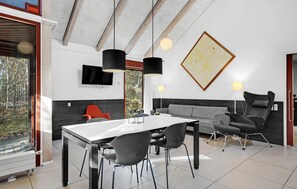 Interior - 2 bedroom nice home in Grenaa (Grenaa)