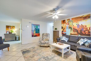 TV, books - 7 Mi to Beaches: Pet-Friendly Cape Coral Home (Cape Coral)