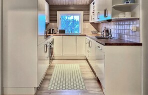 Kühlschrank, Mikrowelle, Geschirrspüler
