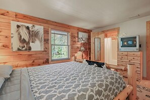 3 bedrooms, iron/ironing board, free WiFi