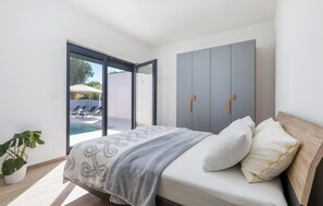 2 bedrooms, in-room safe, free WiFi, bed sheets