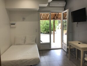 8 bedrooms, iron/ironing board, travel cot, free WiFi