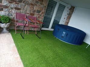 Terrace/patio - Violet Mays Haven (flatlet) (Exeter)