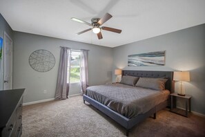 Room - Entire House just TEN minutes to TIAA stadium (Jacksonville)