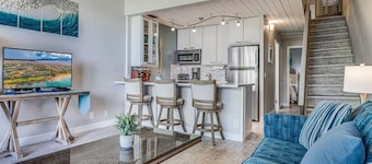 Great location, Stylish Beachy Condo With Upgraded Amenities & Ocean View