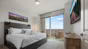 Unclassified image, 3 of 12, button - Penthouse Downtown Atlanta   (Atlanta)