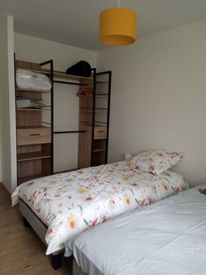 3 bedrooms, iron/ironing board, travel crib, free WiFi