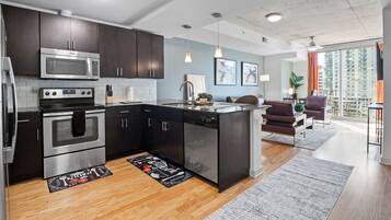 Fridge, microwave, oven, stovetop