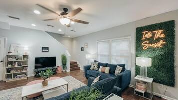 Smart TV, books, smart speakers, stereo