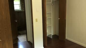 2 makuuhuonetta, ilmainen Wi-Fi, vuodevaatteet