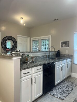 Fridge, microwave, oven, stovetop - SPACIOUS, IN TOWN 3 BEDROOM HOME (Atlanta)