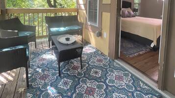 3 makuuhuonetta, työpöytä, silitysrauta/-lauta, ilmainen Wi-Fi