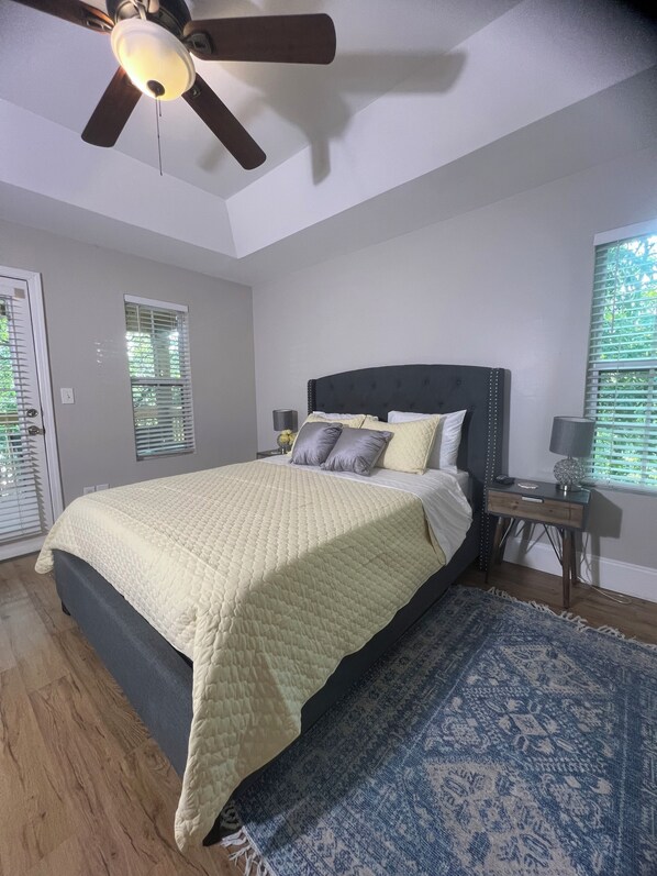 3 bedrooms, desk, iron/ironing board, free WiFi