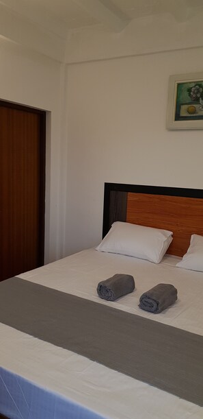 WiFi, bed sheets - Hotel Coldworld (Nuwara Eliya)