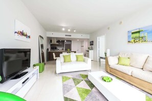 Smart TV, biblioteca musical, videoteca y oficina 