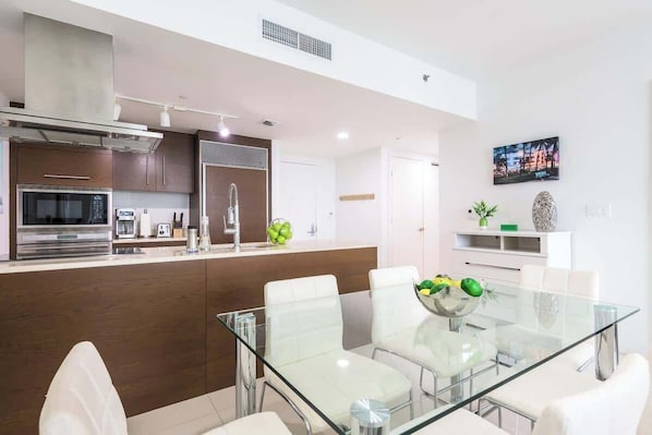 Dining - Waterfront Spacious Luxury 1 Bedroom IconBrickell (Miami)