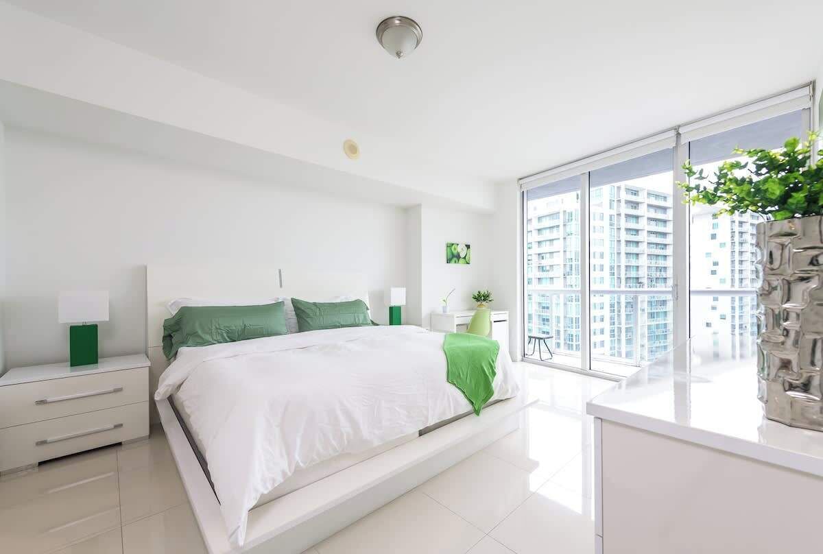 1 habitación, escritorio, tabla de planchar con plancha y wifi gratis 