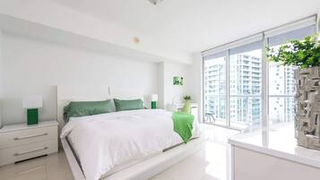 1 habitación, escritorio, tabla de planchar con plancha y wifi gratis