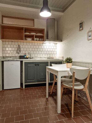 Dining - MR Studio - Coimbra Historic Area (Self Check-in) (Coimbra)