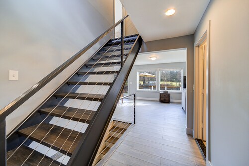 Fabulous 4 Season Resort Home  on the Ten Mile River