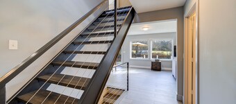 Fabulous 4 Season Resort Home on the Ten Mile River