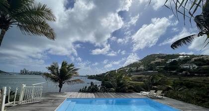 Lovely 2 bedroom Apt with breathtaking view
