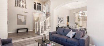 LUXURY Desert Escape 6-Bedroom, 3 bathroom with Heated Pool SLEEPS 18!