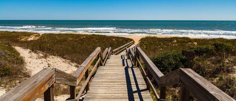 Condo (3 Bedrooms) | Property amenity