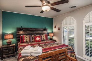 Studio (3 Bedrooms) | Property amenity