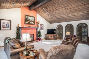 Studio (3 Bedrooms) | Ausstattung der Unterkunft