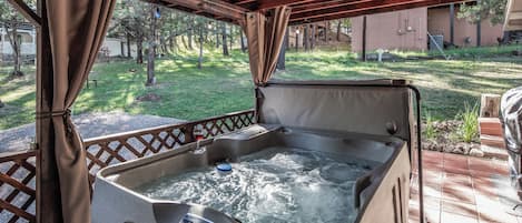 Studio (3 Bedrooms) | Property amenity