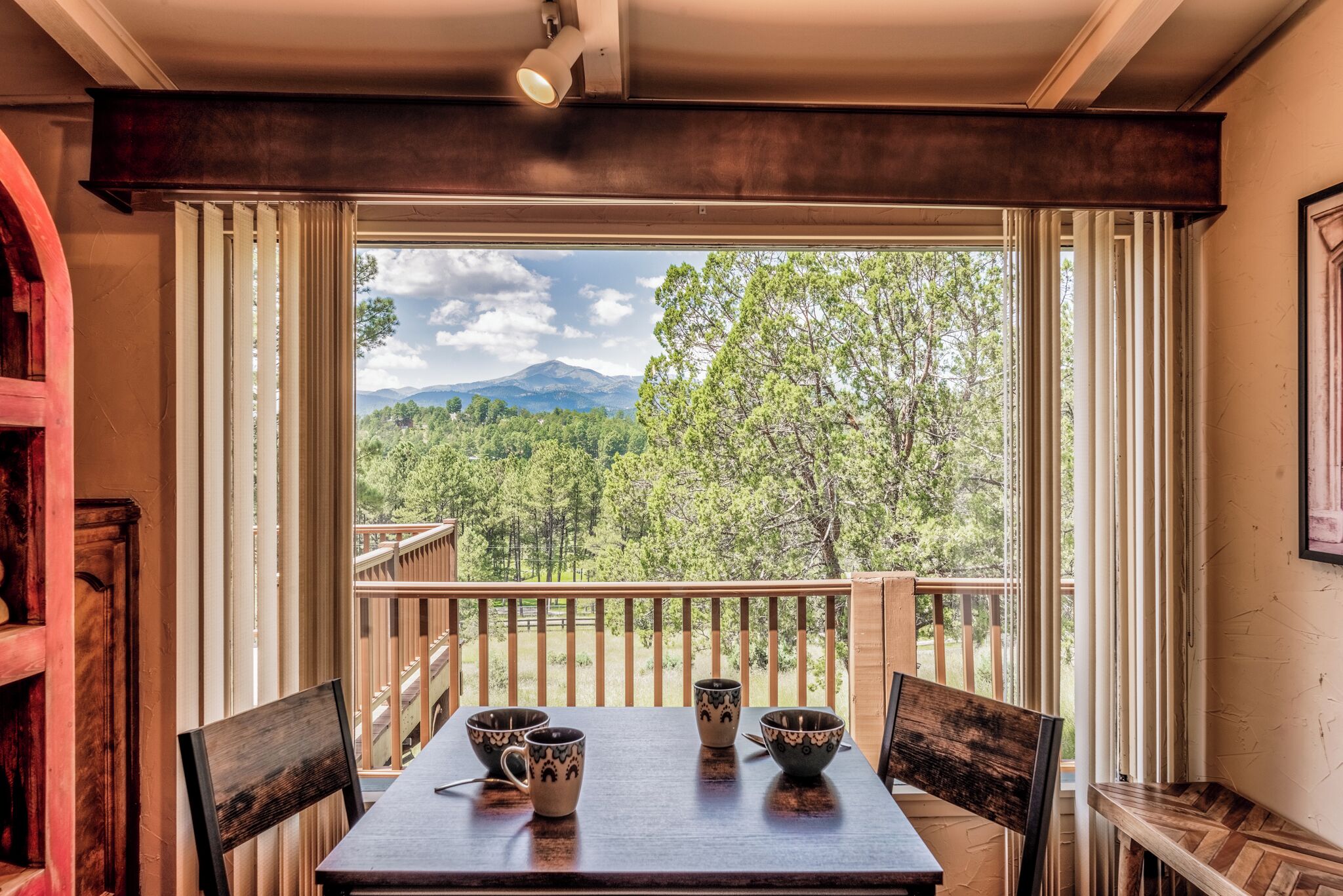 Studio (3 Bedrooms) | Tiện nghi, dịch vụ nơi lưu trú