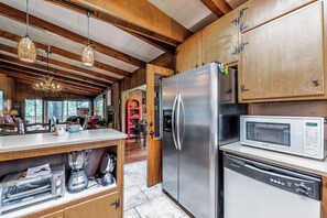 Studio (3 Bedrooms) | Property amenity