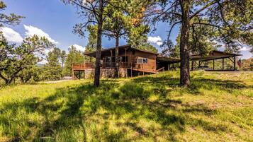 Studio (3 Bedrooms) | Fasilitas properti