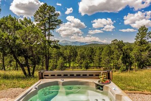 Studio (3 Bedrooms) | Front of property