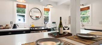 Blue Mountain Loft - A Unique Jewel In The Trees