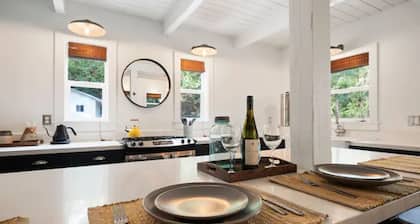 Blue Mountain Loft - A Unique Jewel In The Trees