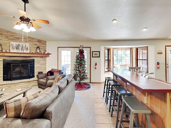 Studio (3 Bedrooms) | Khác