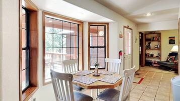 Studio (3 Bedrooms) | Accommodatievoorziening