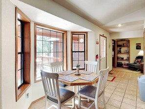 Studio (3 Bedrooms) | Property amenity