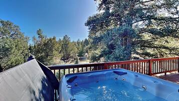 Studio (3 Bedrooms) | Diverse