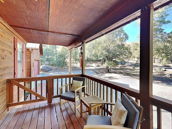 Studio (3 Bedrooms) | Property amenity