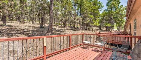 Condo (3 Bedrooms) | Property amenity