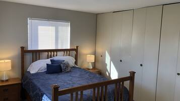 2 chambres, fer et planche à repasser, Wi-Fi gratuit, draps fournis