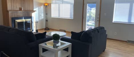 Smart-tv en een open haard