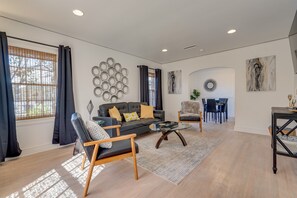 Smart TV, fireplace, DVD player, books