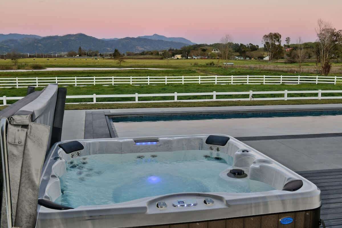 Bain à remous extérieur